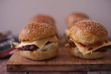 Ying Yang Spicy Burger 1 1