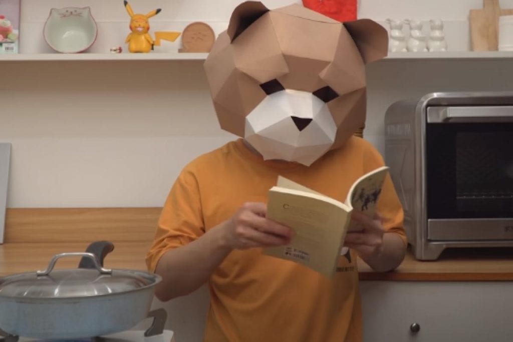 45k Likes! This ‘Bear-Masked’ Guy Makes Banana Cake Without An Oven 1 45k Likes This ‘Bear Masked Guy Makes Banana Cake Without An Oven