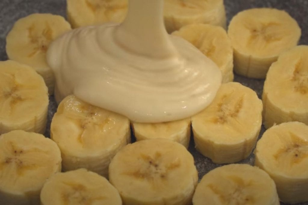 45k Likes! This ‘Bear-Masked’ Guy Makes Banana Cake Without An Oven 11 Banana Cake Without An Oven 8