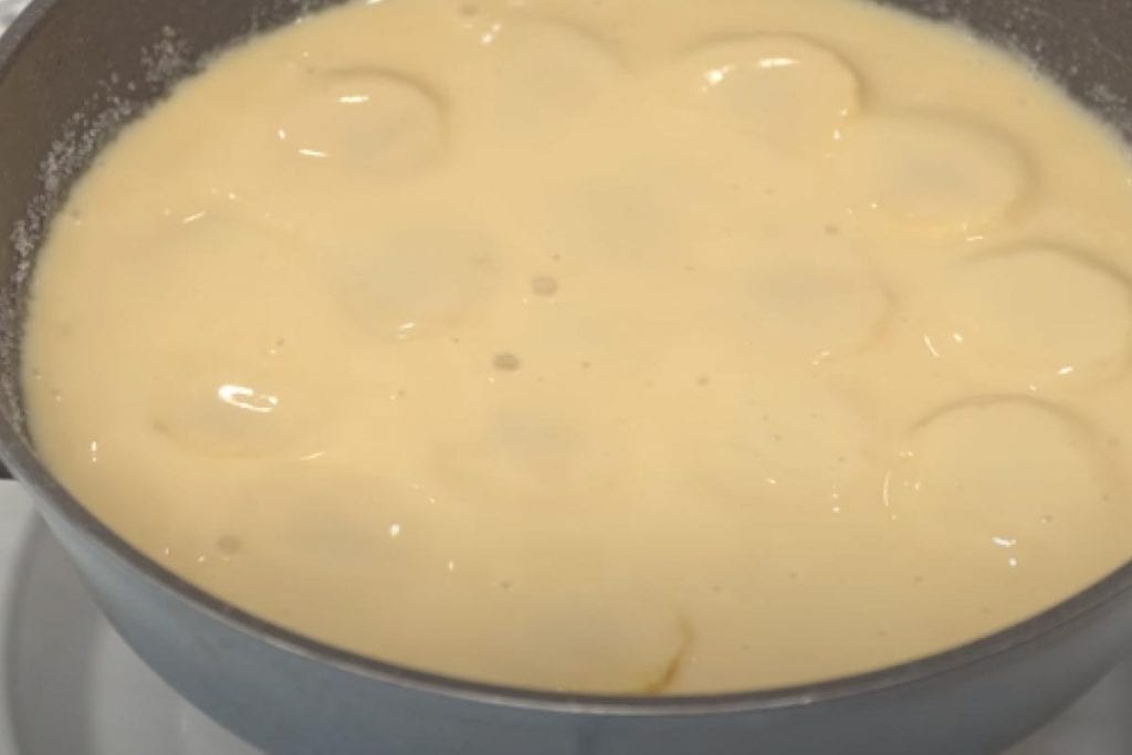 45k Likes! This ‘Bear-Masked’ Guy Makes Banana Cake Without An Oven 12 Banana Cake Without An Oven 9