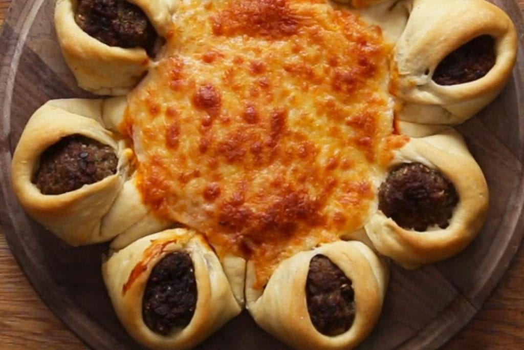 Do You Really Know Your Pizza? | Types of Pizza Crust 15 MEATBALL STUFFED CRUST