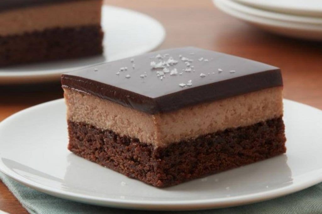 10 Easy Dessert Recipes For Father's Day (We Loved No.7) 3 Brownie Batter Cheesecake Bars 1