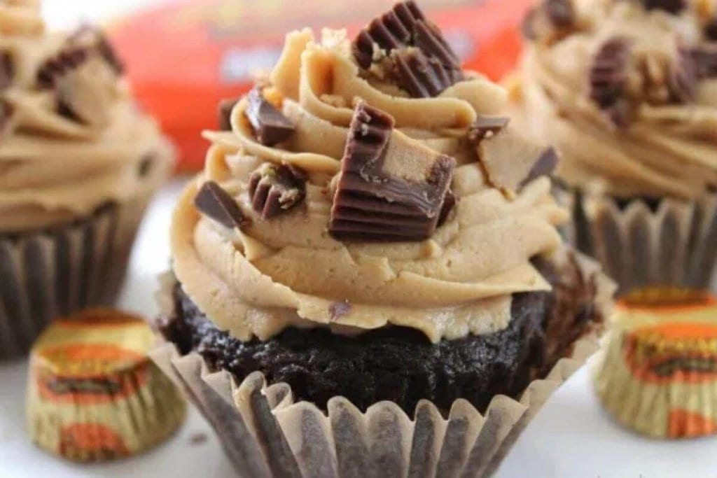 10 Easy Dessert Recipes For Father's Day (We Loved No.7) 9 Peanut Butter Cupcakes 1