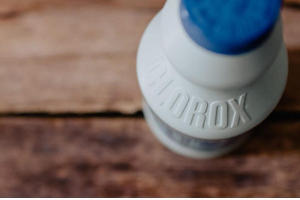 7 Tricks To Clean Your Wooden Cutting Board (The last one will surprise you!) 4 BLEACH