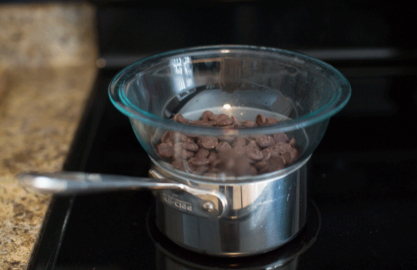 8 Easy No-Bake Desserts You Can Try At Home (No.5 is so addictive!) 3 CHOCOLATE NUTTY FUDGE gif