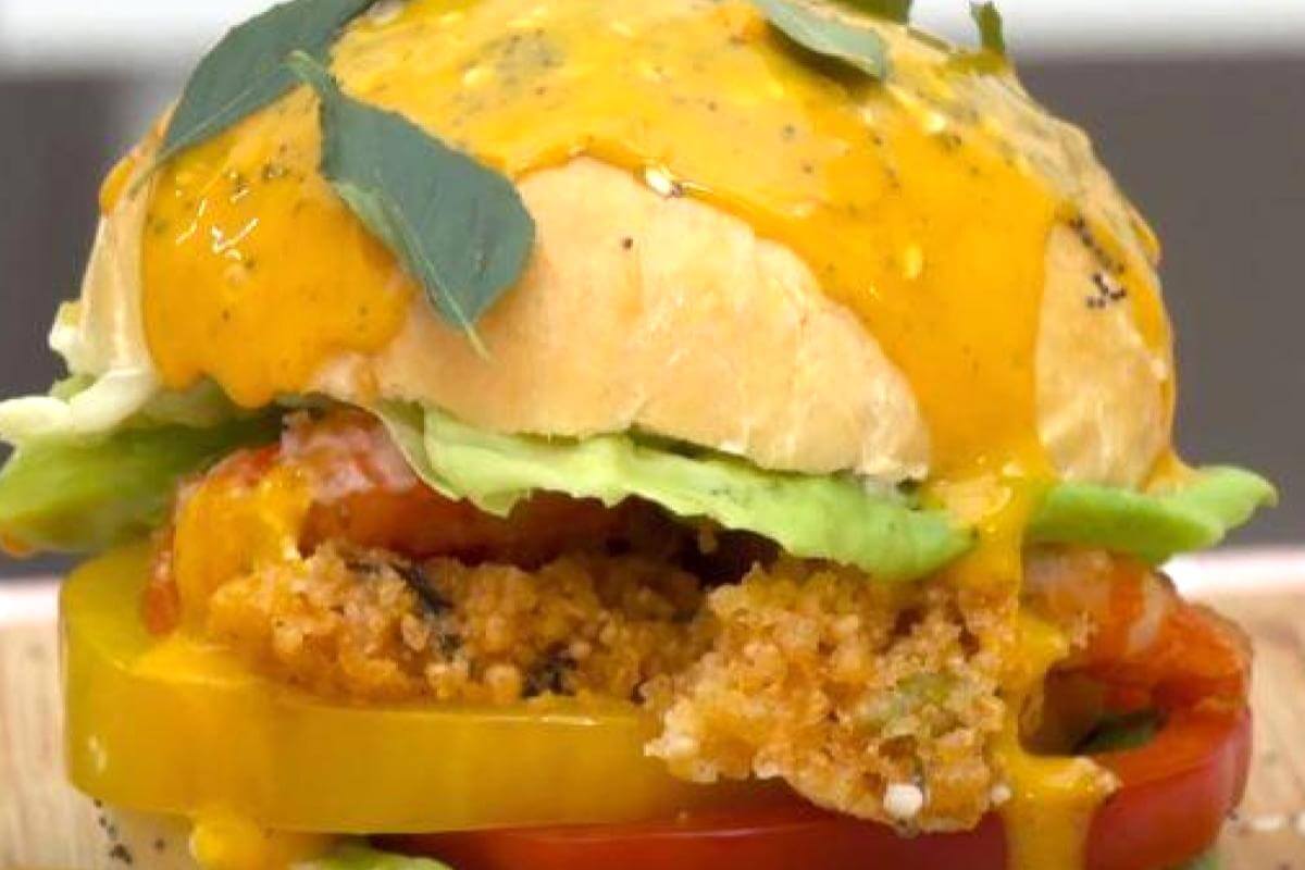 Salted Egg Prawn Crispy Burger 16 1