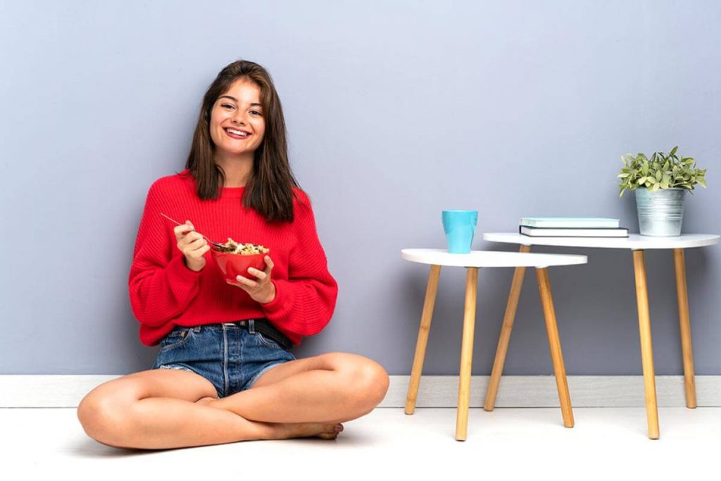 See How The Raisin Trick Helps Along With Other Weight Loss Hacks (No.7 May Surprise You) 3 Sit up straight 1