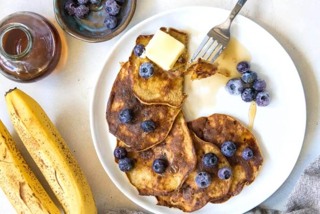 Top 5 3-Ingredient Snack Recipes (No.3 is trending among fitness freaks!) 5 ingredient Banana Pancakes