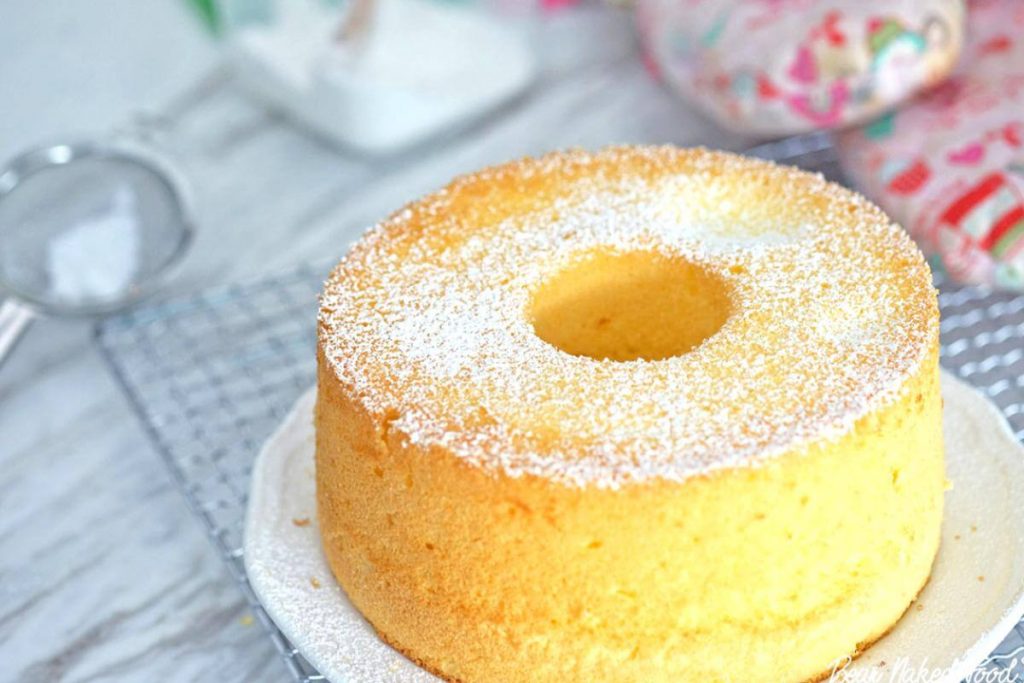 15 Easy Ways To Decorate Your Chiffon Cake 2022 (No.7 is so beautiful!) 10 Icing Sugar Chiffon Cake