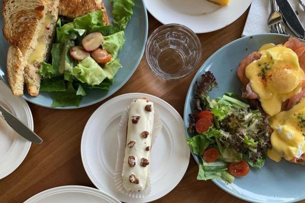 8 Kafe Terbaik di Bangsar 2025 5 Huckleberry