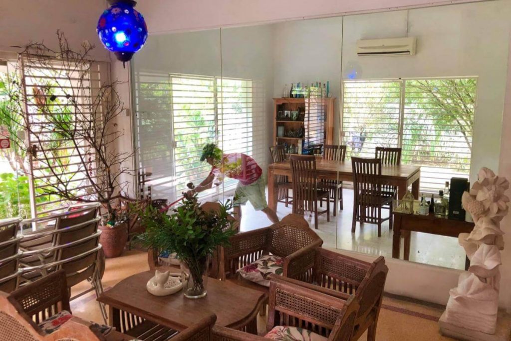 8 Kafe Terbaik di Bangsar 2025 10 Hucks Cafe