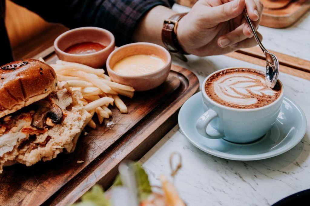 8 Kafe Terbaik di Subang Jaya 2025 17 Naj Belle