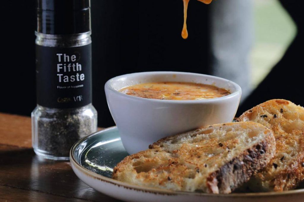 8 Kafe Terbaik di Bangsar 2025 17 VCR