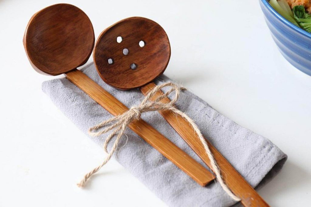 Top 8 Best Perforated Spoons in Malaysia 2025 4 BANFANG Wood Long Handled Wooden Perforated Spoon