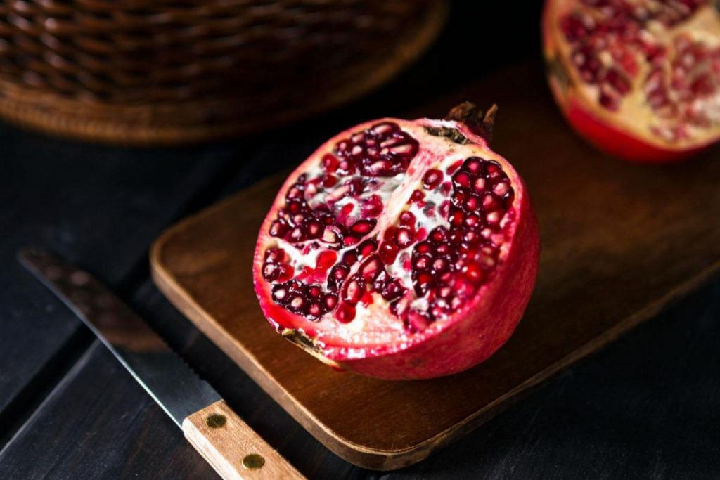 8 Buah Merah Terbaik di Malaysia 2025 5 Red Giant Pomegranate