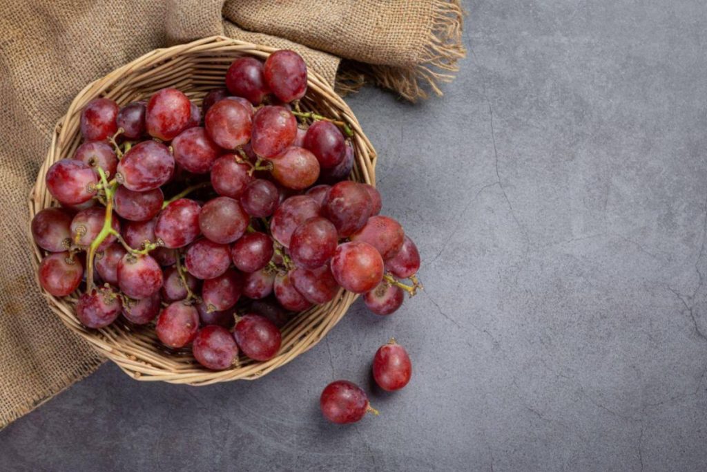8 Buah Merah Terbaik di Malaysia 2025 8 Red Grapes