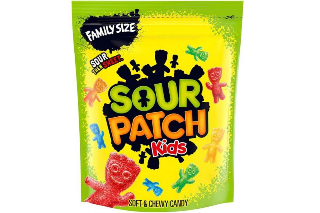 10 Snek Yang Perlu Anda Beli Semasa Menonton Filem 2025 4 Sour Patch Kids
