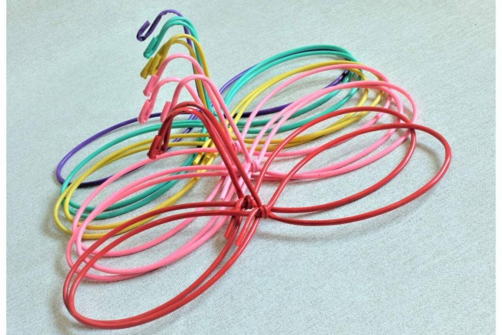 Top 10 Best Clothes Hangers in Malaysia 2025 9 Shaped Metal Clothes Hanger