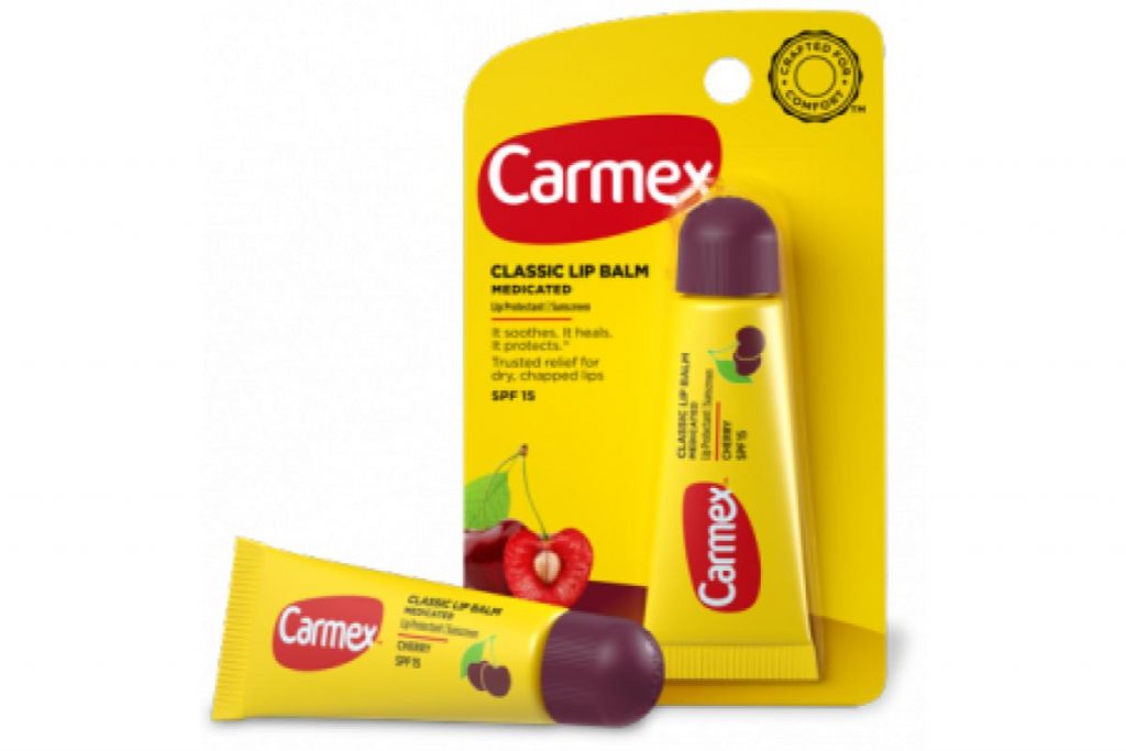 10 Lip Balm Terbaik Malaysia 2025 6 Carmex Lip Balm