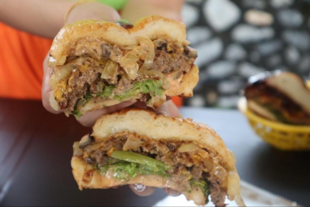 Seventy Thirty Burger – A Roadside Burger Worth Queueing an Hour For 10 Lord of the Onion