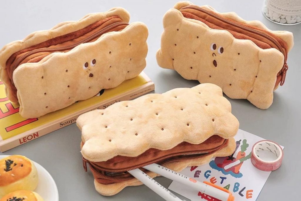 8 Kotak Pensel Terbaik di Malaysia 2025 4 Seamiart Cute Biscuit Zipper Pen Case