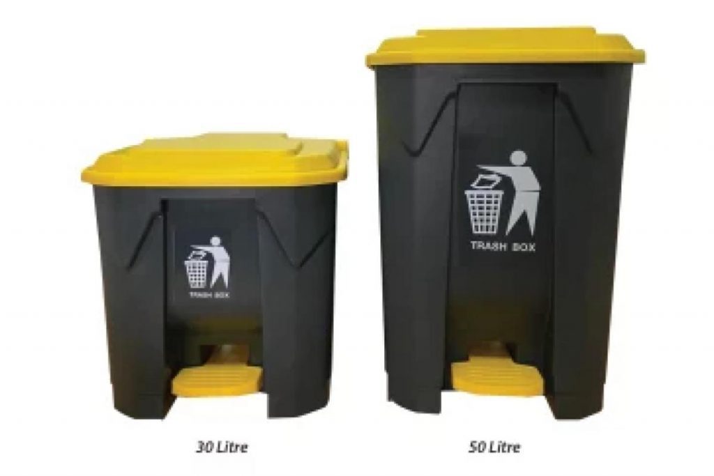8 Tong Sampah Dapur Terbaik di Malaysia 2025 7 Black Yellow Plastic Dustbin with Pedal