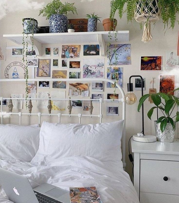 10 Idea Hiasan Bilik Tidur Terbaik di Malaysia 2025 9 Hang Wall Art Prints