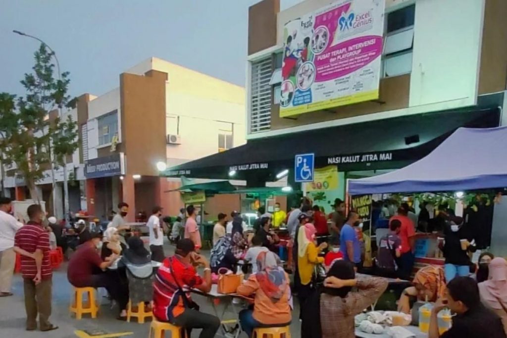 8 Tempat Menarik untuk Dilawati di Shah Alam 2025 15 Nasi Kalut Jitra Mai Seksyen