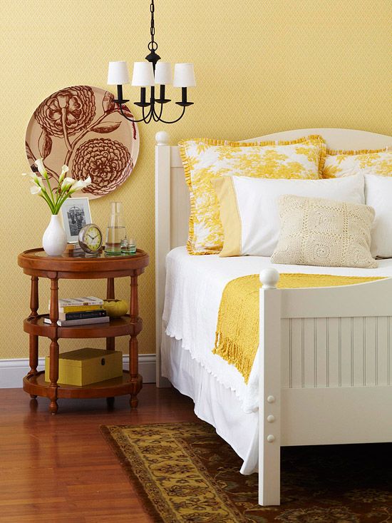 10 Idea Hiasan Bilik Tidur Terbaik di Malaysia 2025 4 Put Wallpaper on The Ceiling