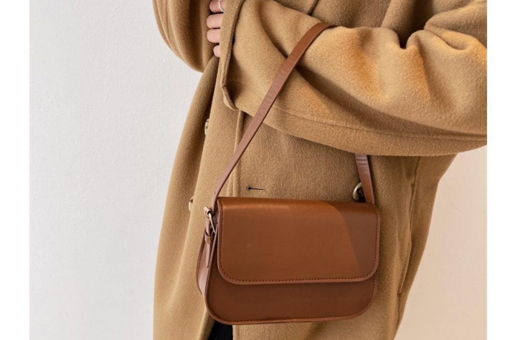 Top 10 Best Women’s Bags For Raya in Malaysia 2025 6 Casual Simple Sling Shoulder Bag
