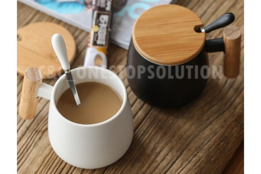 9 Mug Seramik Terbaik di Malaysia 2025 5 Ceramic Mug with Bamboo Lid Handle