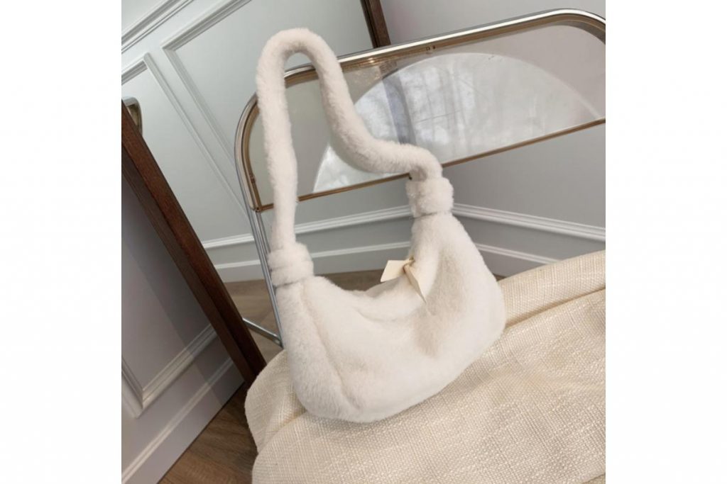 8 Beg Baguette Mampu Milik di Malaysia 2025 7 Plush Baguette