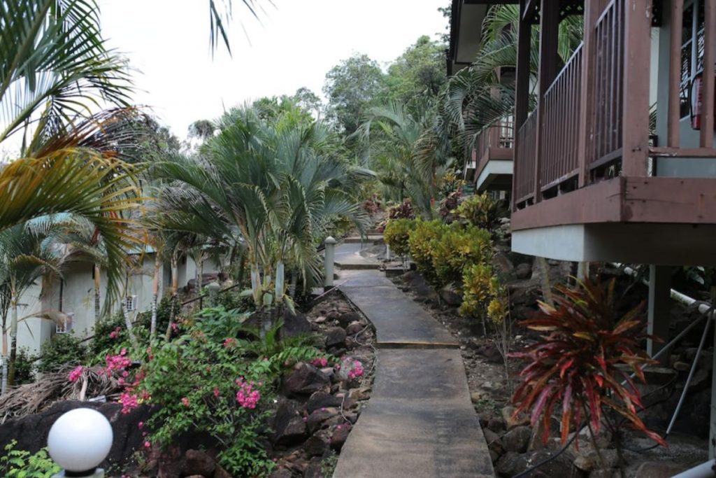 8 Tempat Penginapan Terbaik di Pulau Redang 2025 21 Redang De Rimba Resort