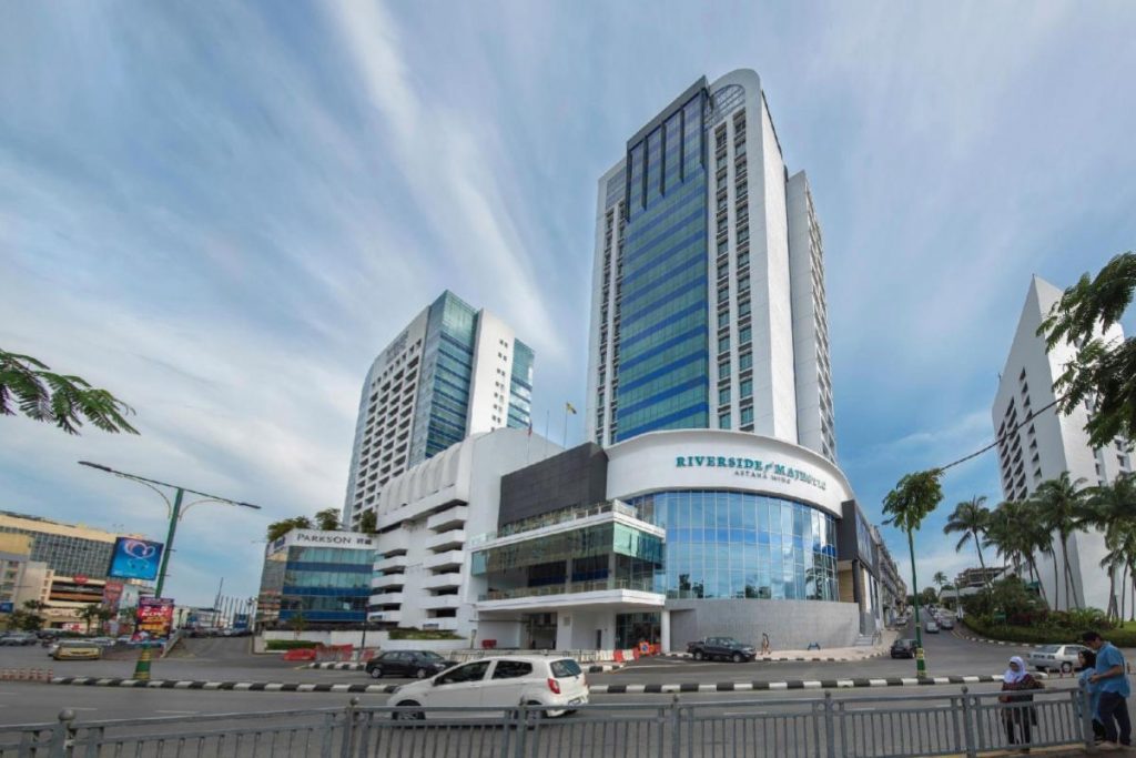 8 Tempat Penginapan Terbaik di Kuching 2025 20 Riverside Majestic Hotel Astana Wing