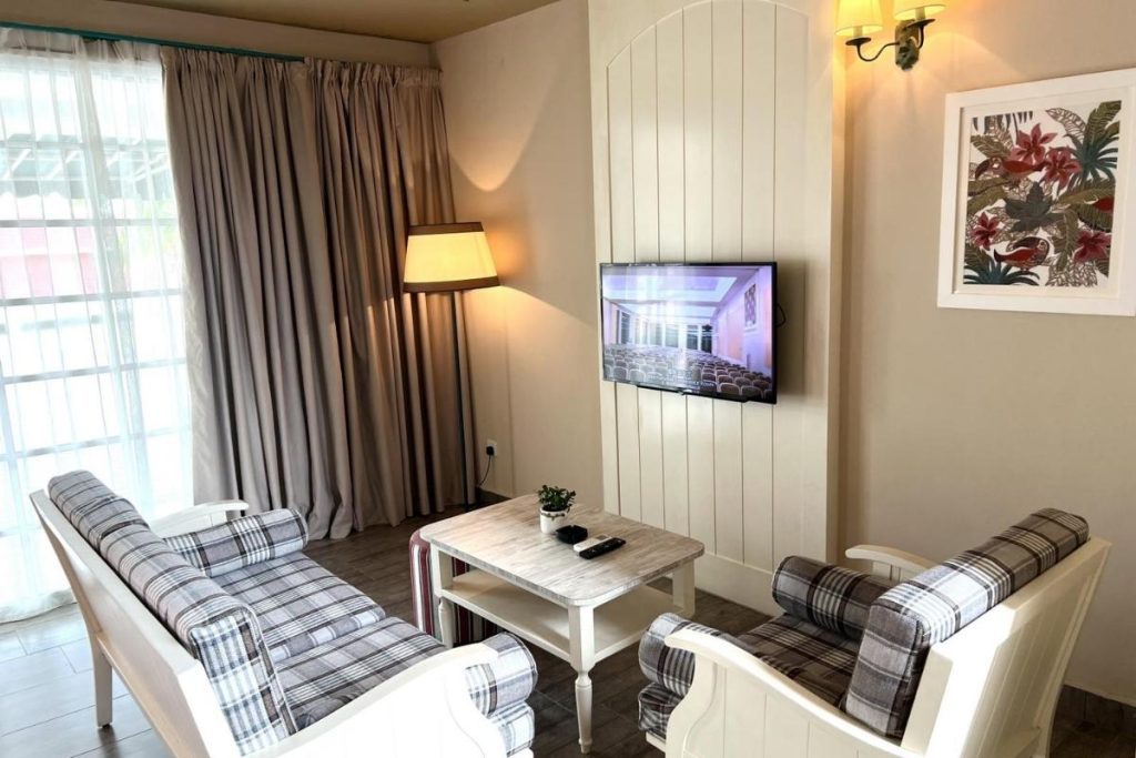 8 Tempat Penginapan Terbaik di Port Dickson 2025 25 Tasik Villa International Resort Port Dickson