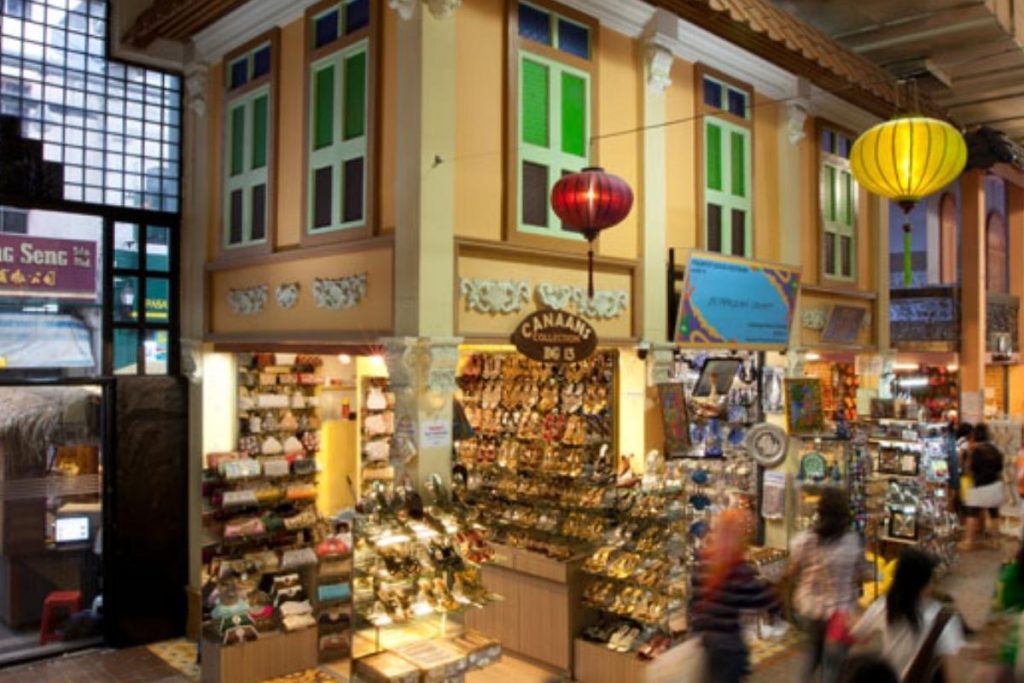 Top 9 Best Things to do in Kuala Lumpur 2025 14 Buy A Souvenir From The Central Market