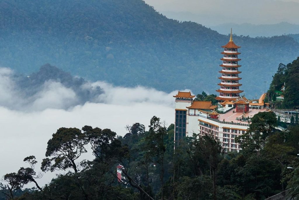 9 Tempat Menarik di Genting Highlands 2025 5 Chin Swee Caves Temple