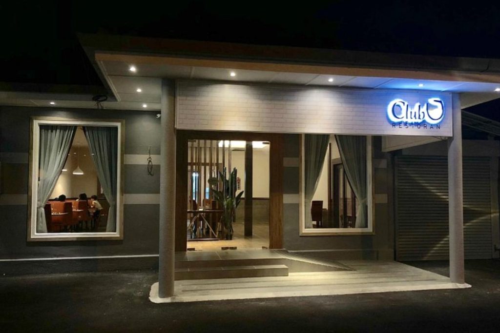 8 Tempat Menarik bagi Sambutan Birthday di Pulau Pinang 2025 10 Club J Restaurant