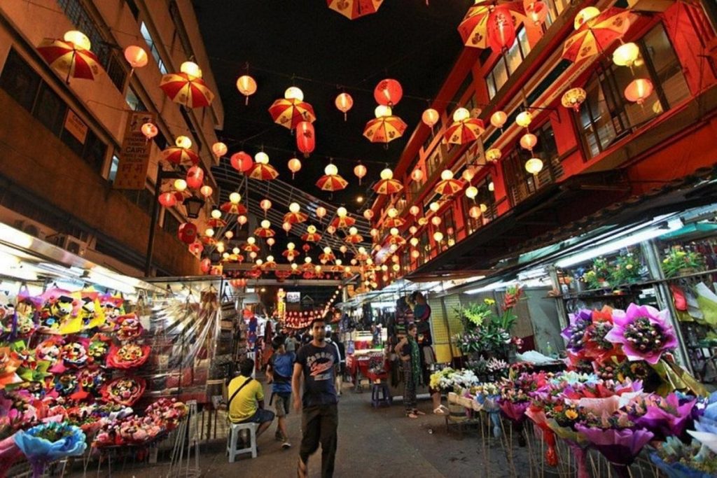 Top 9 Best Things to do in Kuala Lumpur 2025 16 Experience Local Cuisine At Petaling Street