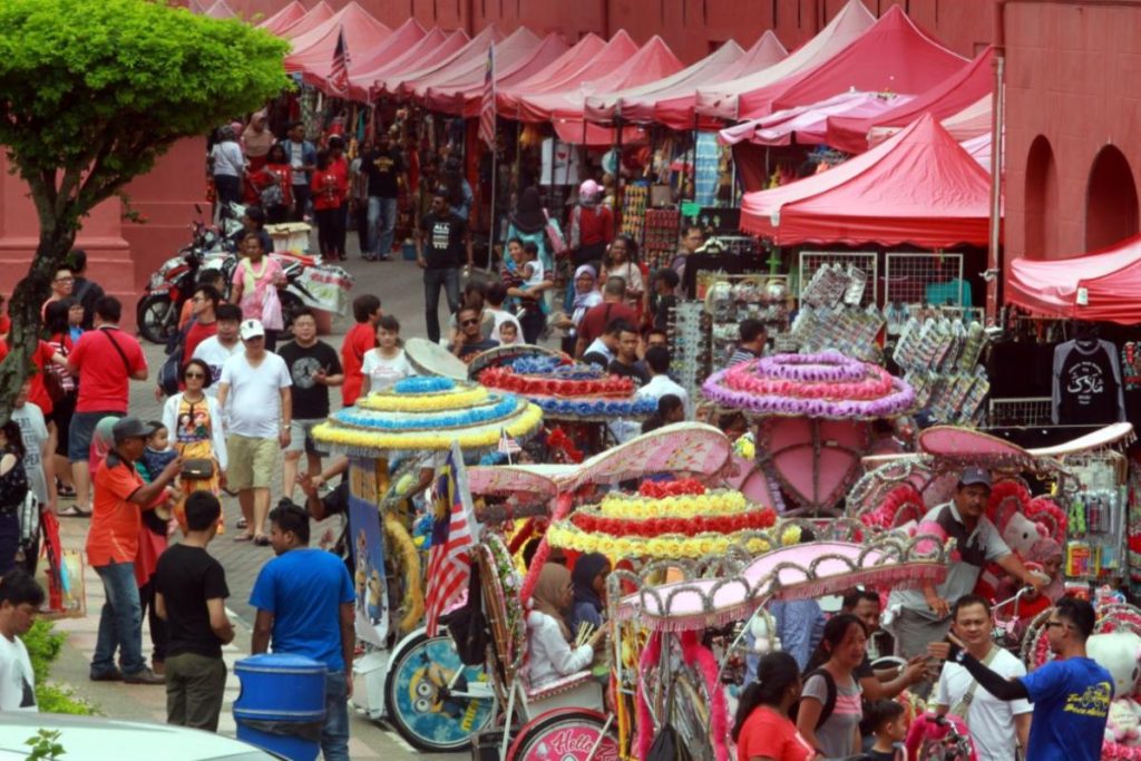 Top 8 Best Family Activities in Melaka 2025 14 Jonker Street Night Market