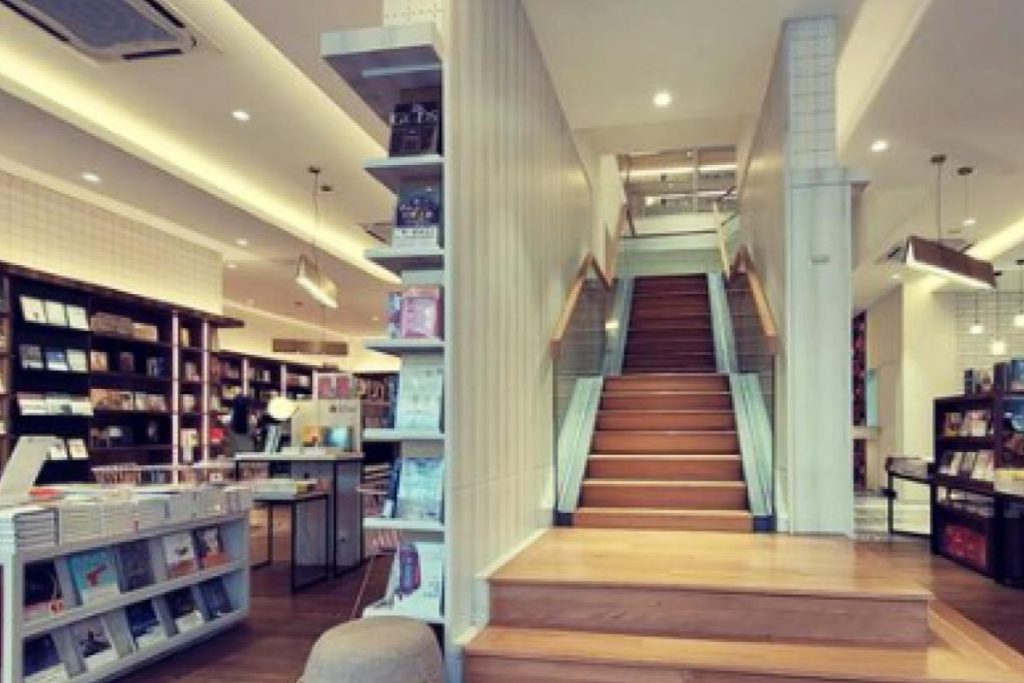 Top 8 Best Bookstores in Malaysia 2025 8 Monalisa Bookstore