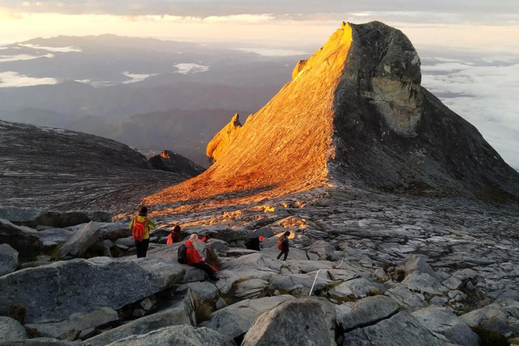 10 Tempat Menarik di Sabah 2025 10 Mount Kinabalu