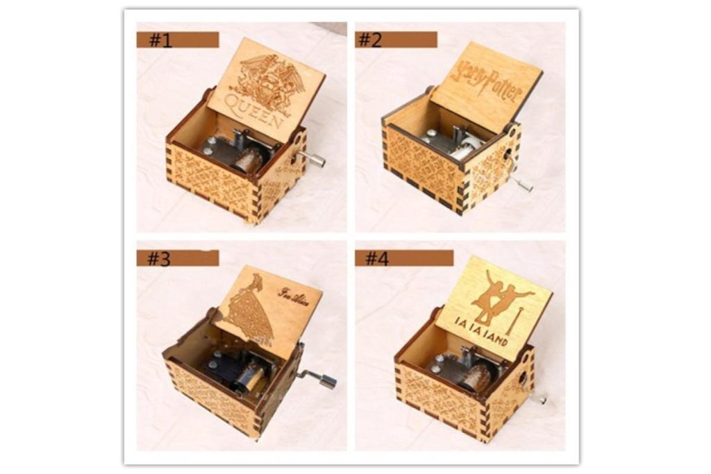8 Kotak Muzik Terbaik di Malaysia 2025 2 Vintage Hand Cranked Music Box