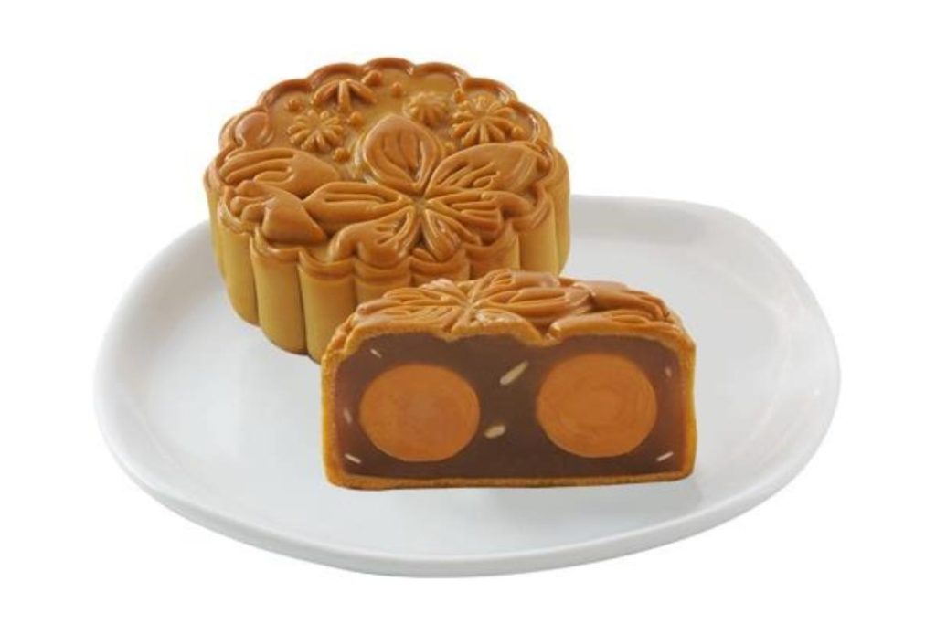 10 Kuih Bulan Terbaik di Malaysia 2025 11 Bakers Cottage Pure Lotus Double Yolk Mooncake