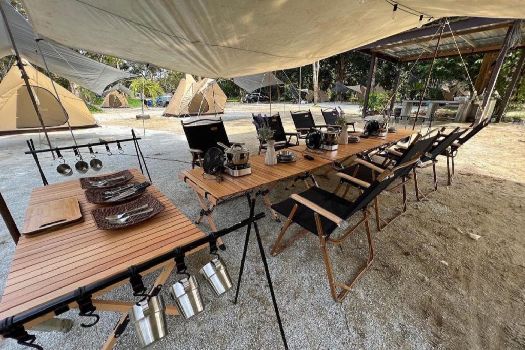 10 Tapak Perkhemahan Terbaik di Malaysia 2025 25 Hammocks By The River