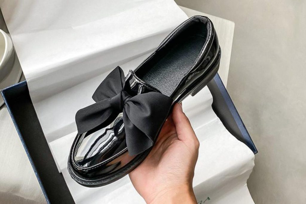8 Kasut Wanita Trendy Terbaik di Malaysia 2025 8 Leisure Big Bow Loafer Shoes