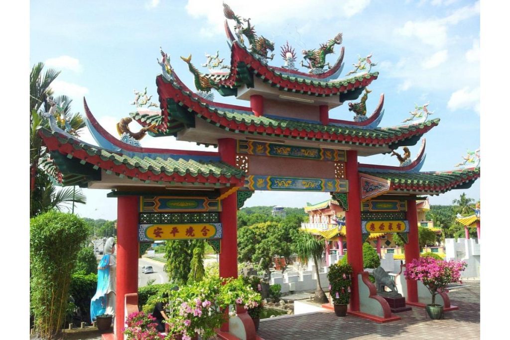 Top 8 Best Things To Do in Port Dickson 2025 14 Marvel At The Architecture Of Wan Loong Chinese Temple