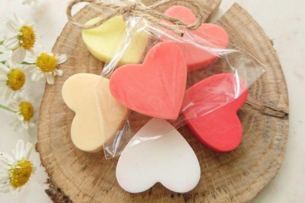 8 Door Gift Terbaik di Malaysia 2025 7 Natural Candy Soap