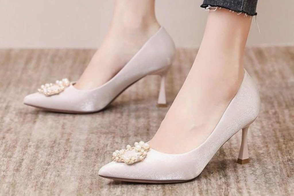 8 Kasut Wanita Trendy Terbaik di Malaysia 2025 4 SWEETC Point Heels