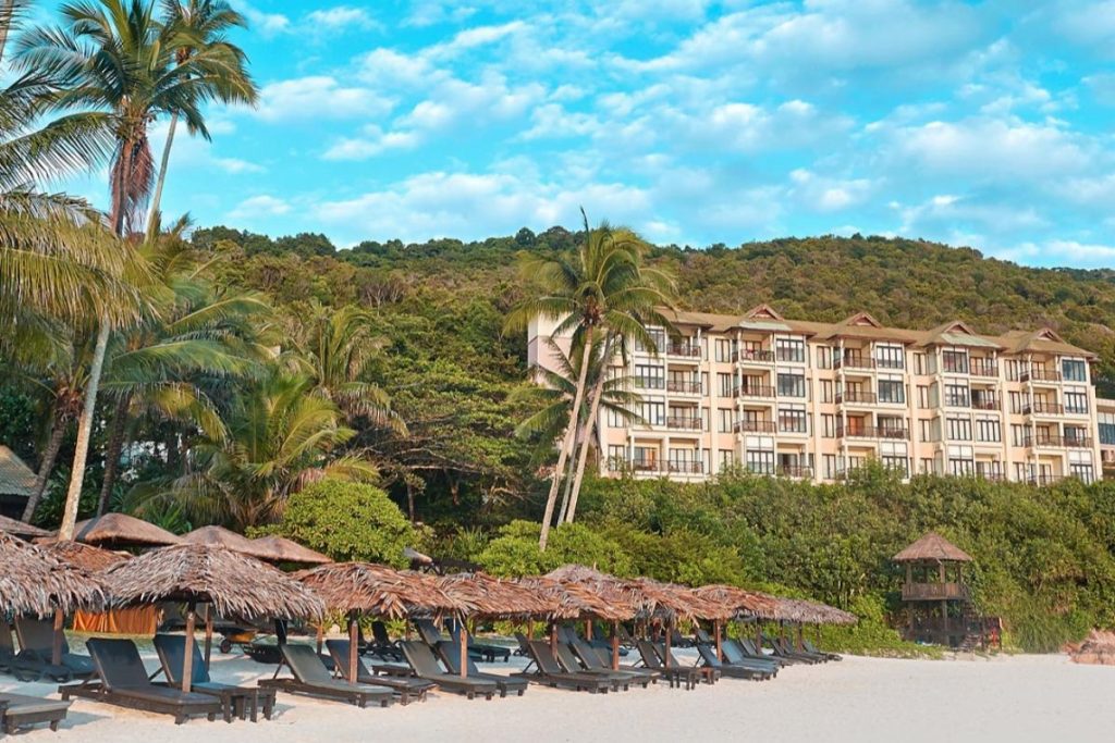 Top 15 Best Honeymoon Places in Malaysia 2025 26 The Taaras Beach Spa Resort